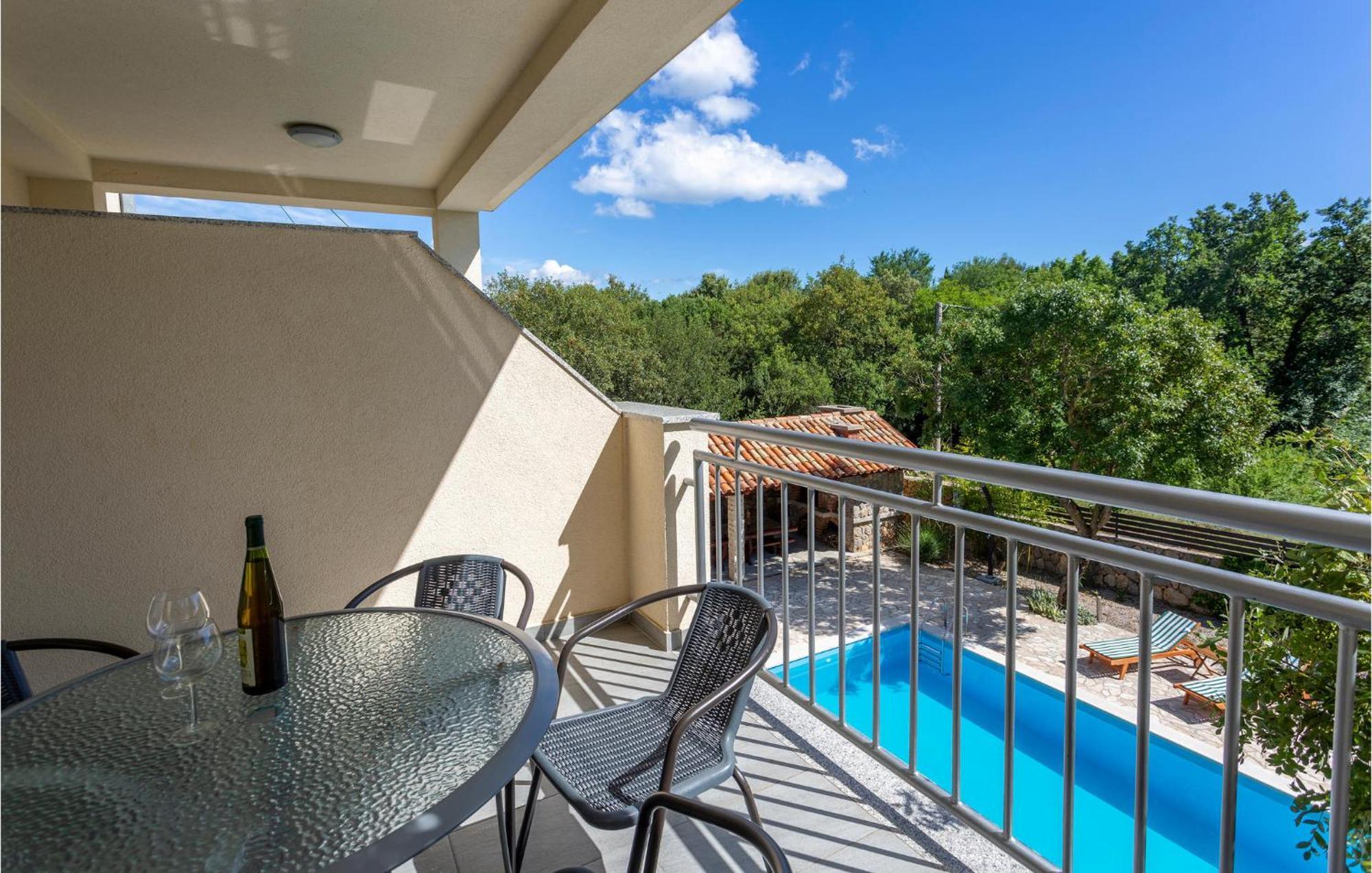 2 Bedroom Beautiful Apartment In Pinezici 外观 照片