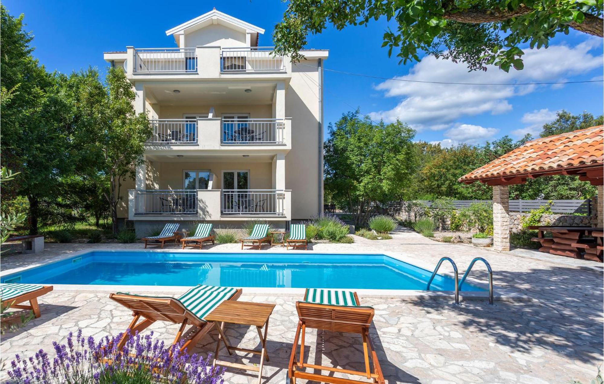 2 Bedroom Beautiful Apartment In Pinezici 外观 照片