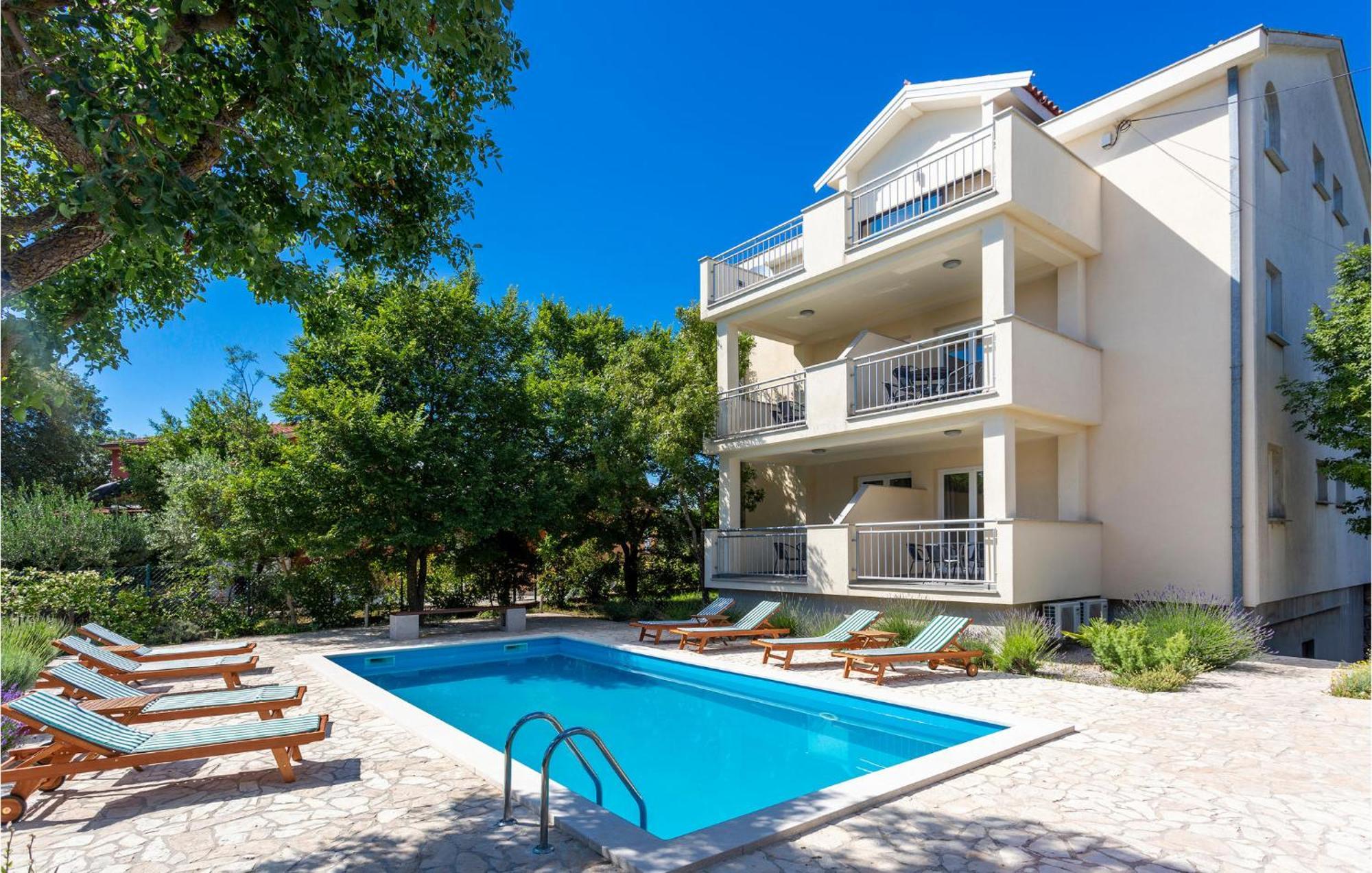 2 Bedroom Beautiful Apartment In Pinezici 外观 照片